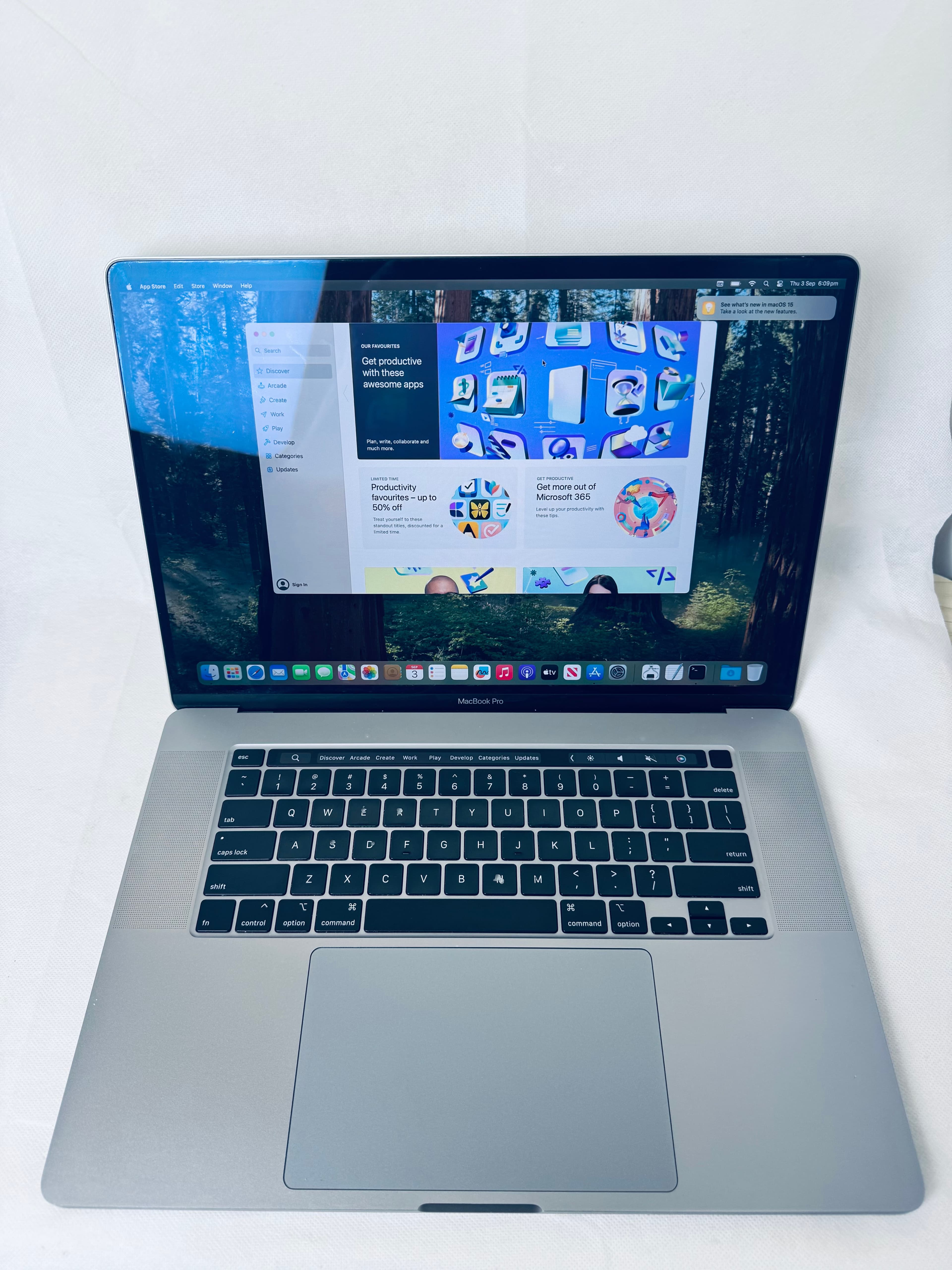 apple-macbook-pro-16-inch-fg-01150-2