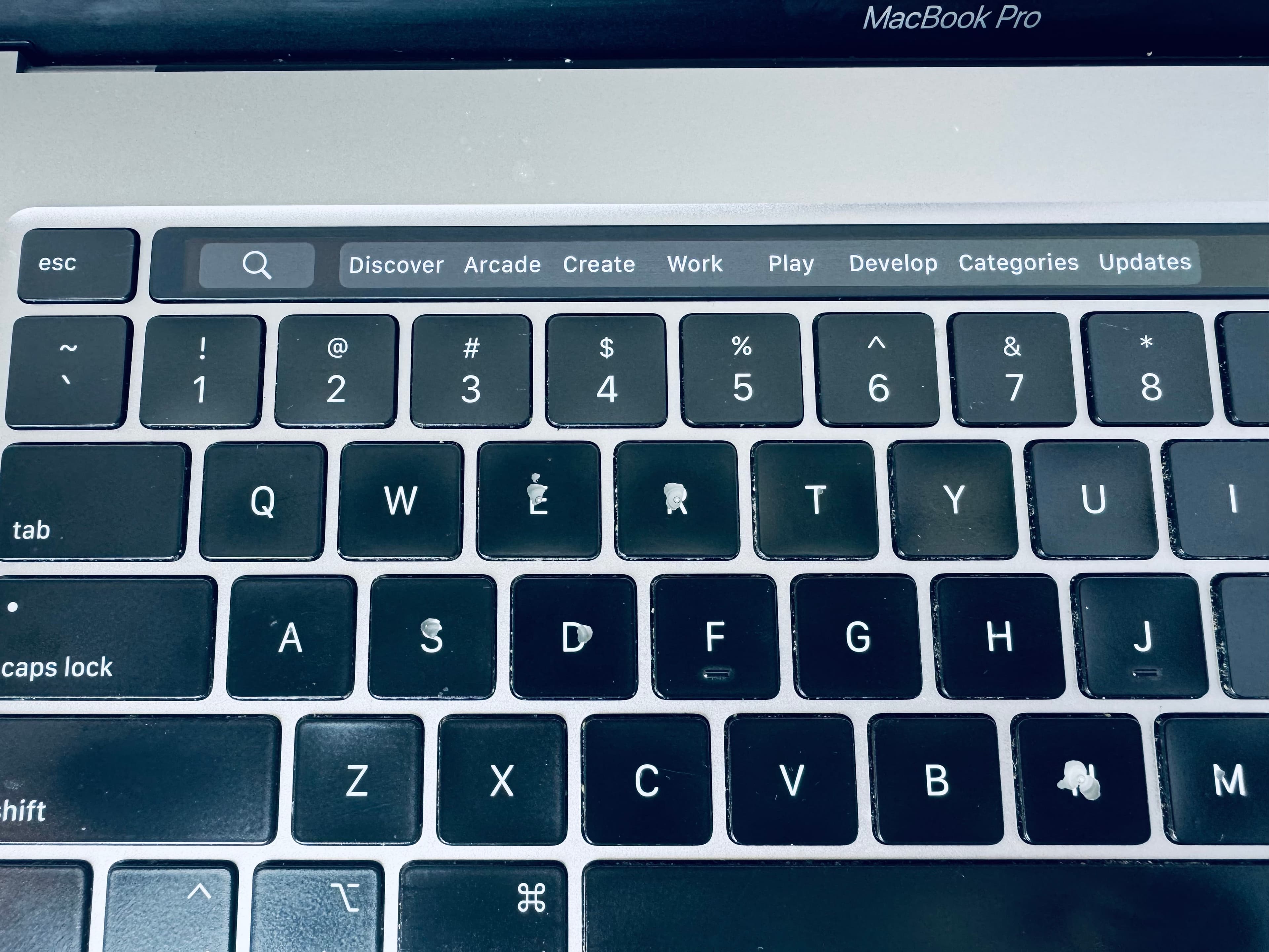 apple-macbook-pro-16-inch-fg-01150-4
