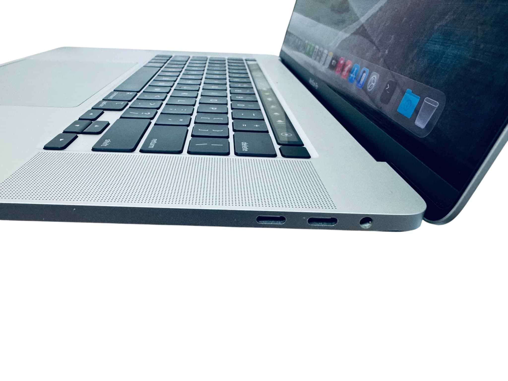 apple-macbook-pro-16-inch-fg-01207-4